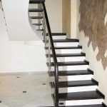 Отделка бетонных лестниц