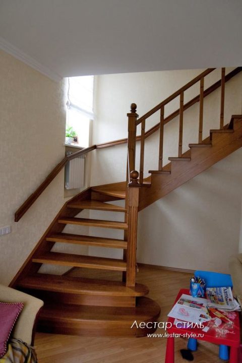 Деревянная лестница