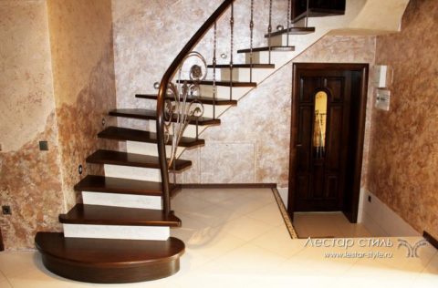 Бетонная лестница с отделкой