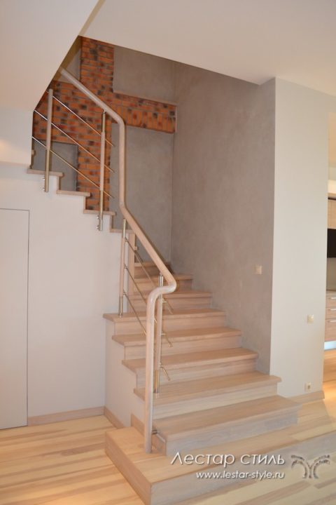 лестница с нержавейкой
