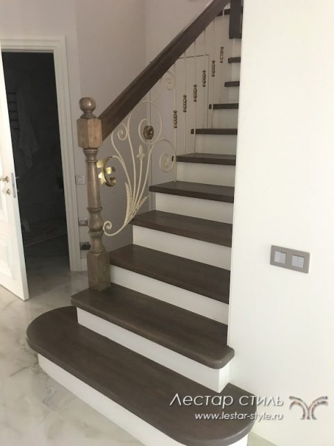 лестница с ковкой